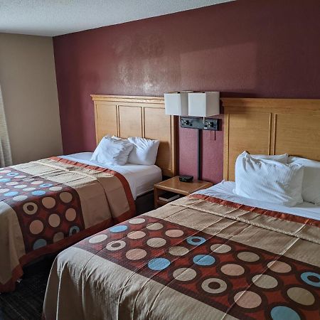 Super 8 By Wyndham Baxter/Brainerd Area Hotel Buitenkant foto