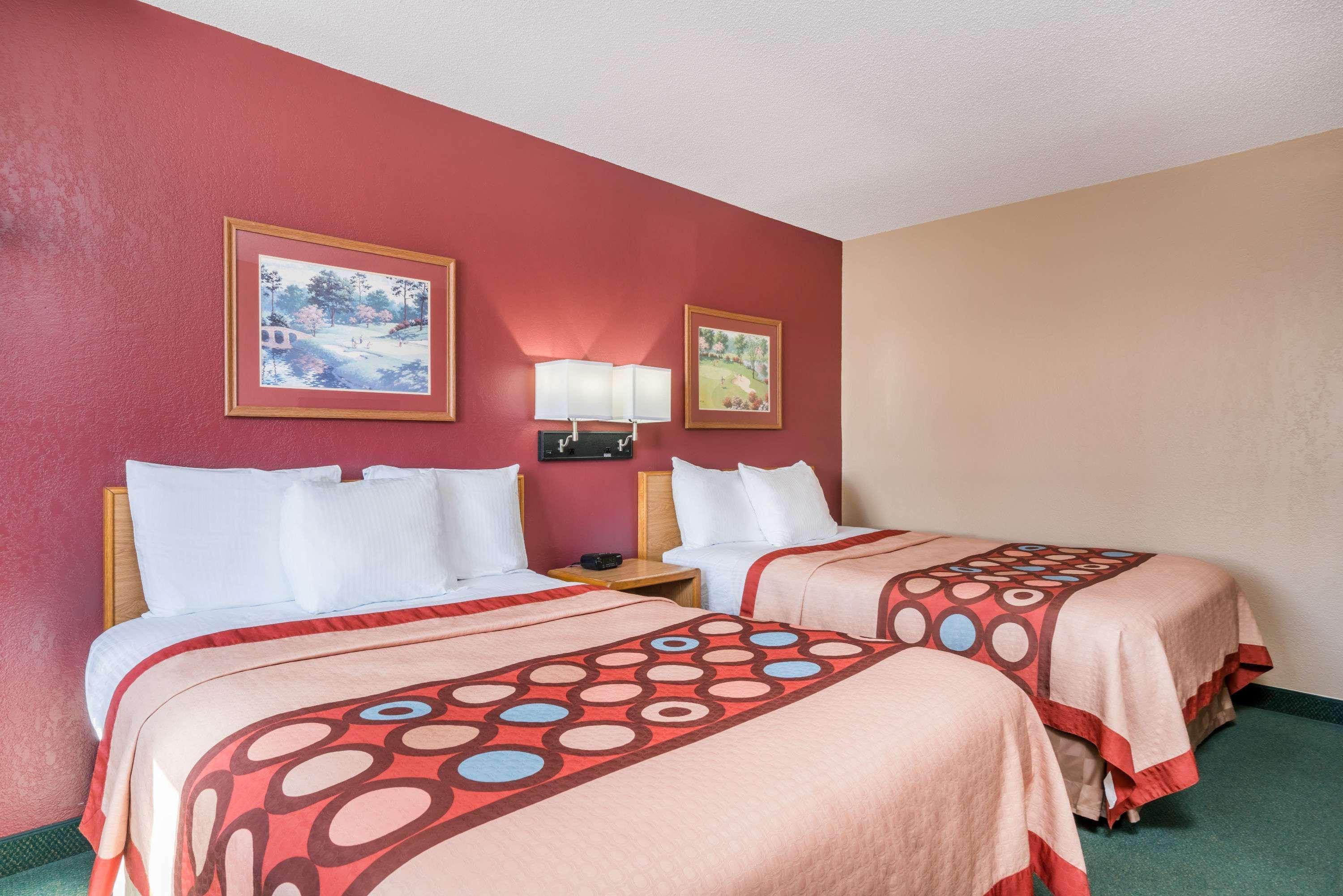 Super 8 By Wyndham Baxter/Brainerd Area Hotel Buitenkant foto