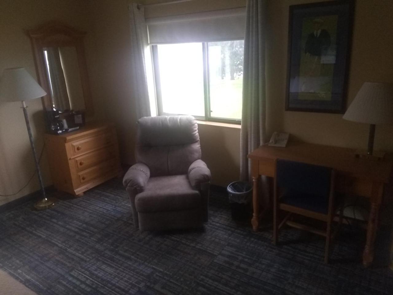 Super 8 By Wyndham Baxter/Brainerd Area Hotel Buitenkant foto