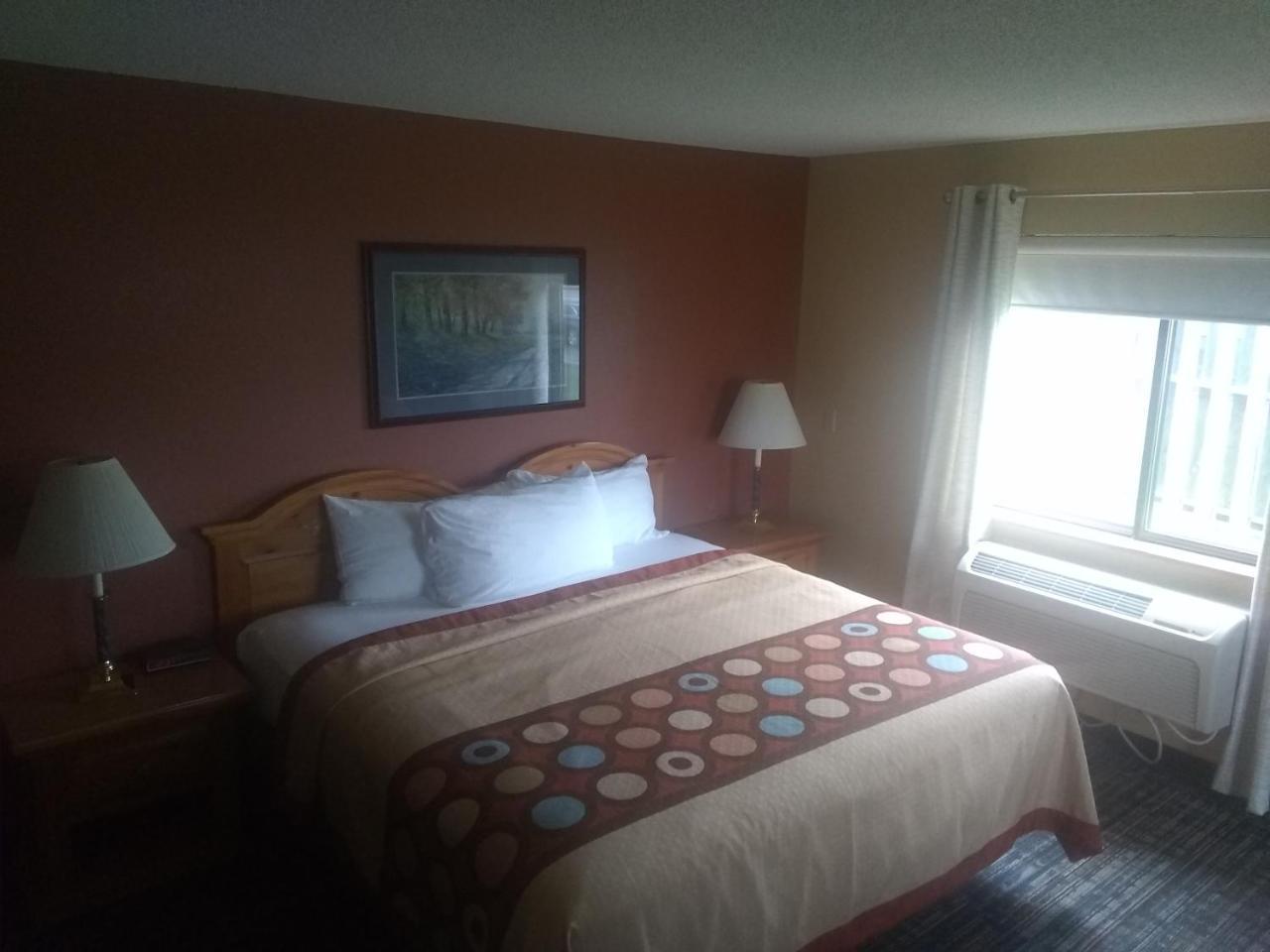 Super 8 By Wyndham Baxter/Brainerd Area Hotel Buitenkant foto